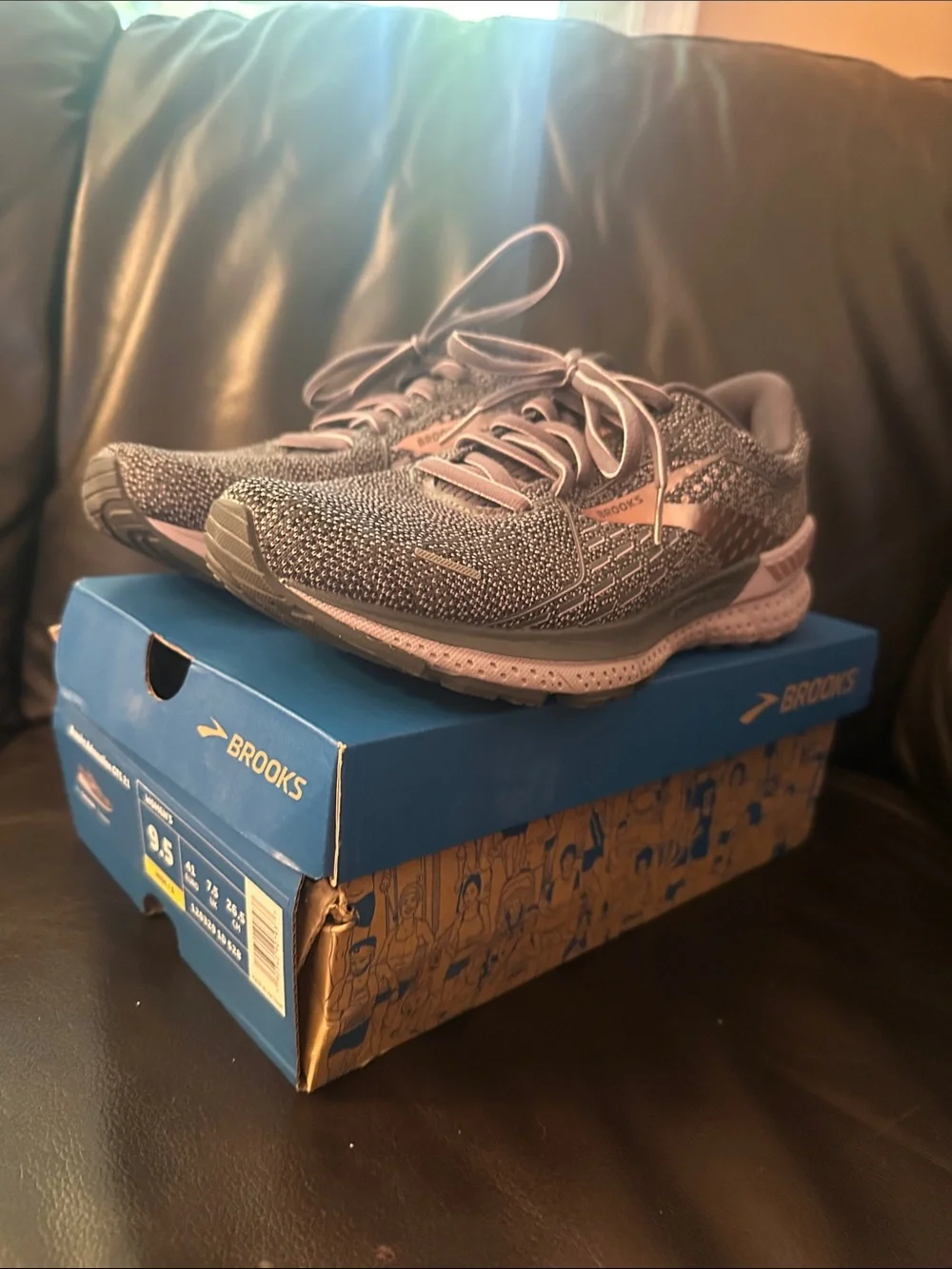 Brooks Women's Gray and Purple Running Sneakers